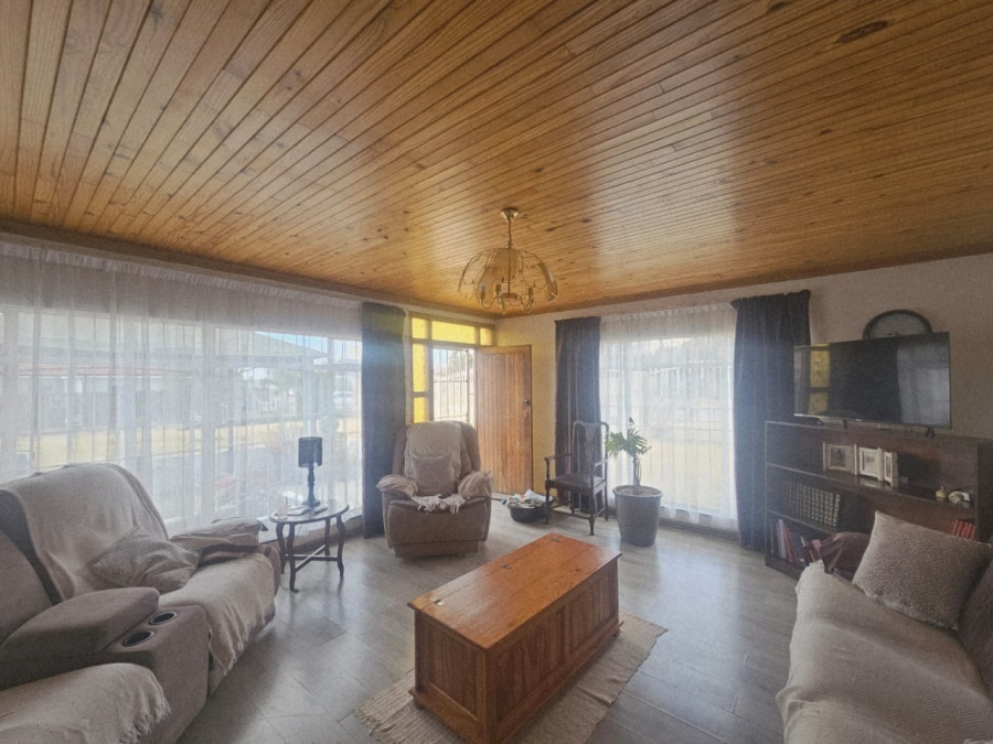 4 Bedroom Property for Sale in Ladybrand Free State
